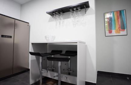 Céntrico, junto a estación de bus/tren, y playas - Foto 19