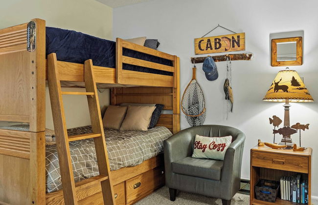 Boulder Lake-scape Lakefront Views + Firepit Central, Walkable Location - Foto 4