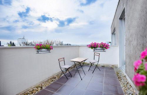 bold & black - balcony - Netflix - Wifi - 5 Person - Foto 6