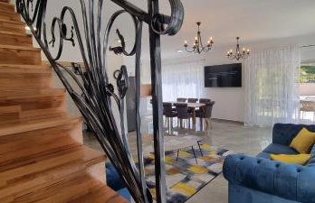 Villa Lukas&Ana s bazenom,dječjim igralištem - Photo 40