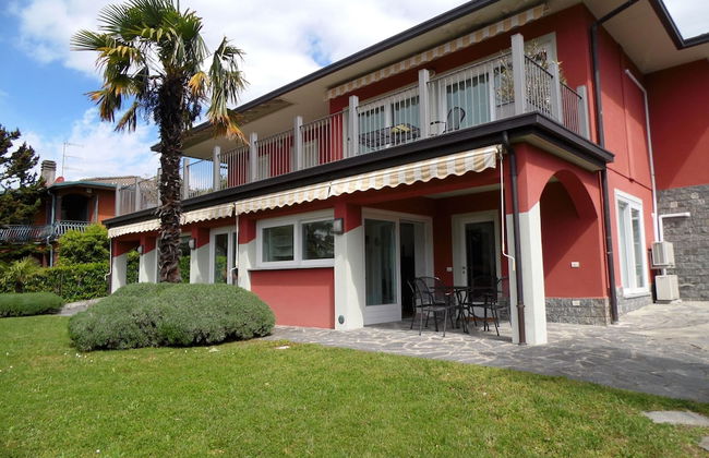 Fabulous Villa in Barasso near Lake - Photo 21