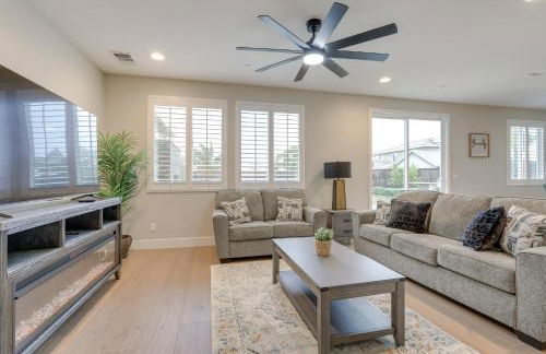 Luxe Roseville Home with Pool and Hot Tub! - Foto 7