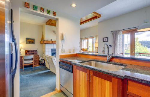 Lake Placid Condo with Patio - Walk to Beach! - Foto 11