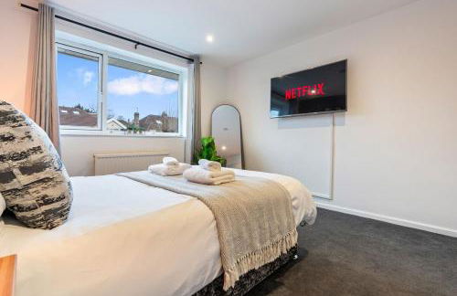 Cozy 2BR Getaway - Private Hot Tub & Bath Retreat - Foto 3