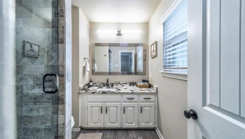 Private Pool, Entire House, In the Center of DFW - Foto 2