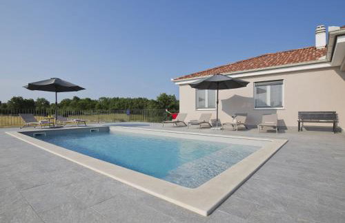 Villa in Kanfanar With Swimming Pool - Foto 22