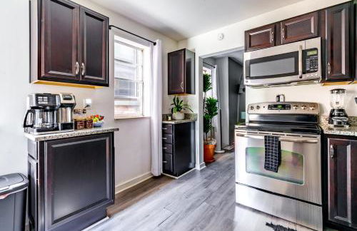 Jungle House Luxury Homes - Columbus Downtown Short North - Steps to Convention Center & Nationwide Arena - Sleeps up to 6 - Free Parking - Over 5,800 Five Stars - Foto 78