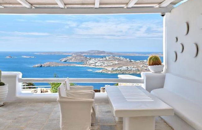 Stunning Villa With Panoramic View - Photo 38