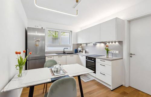 Frankfurt Messe Business Suit - Messe South Gate located across street - Foto 14