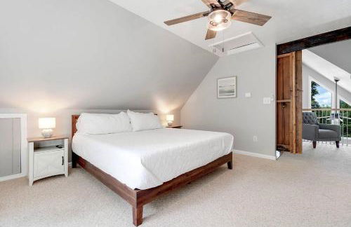 Waterfront Access with Kayaks Private Deck and a Firepit - Photo 32