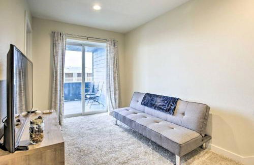 The Moby House Coastal Retreat with Ocean Views & Hot Tub - Foto 13