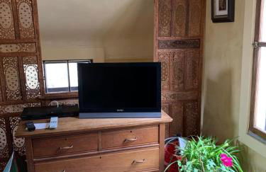 Luxurious Riverfront Cottage with a Hot Tub and a Fireplace near the Twin Lakes, Connecticut - Foto 32