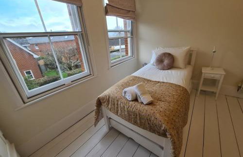 The Shrubbery-Superb Modern home-6 beds-sleeps 11 - Foto 29