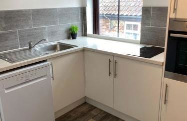 1st Floor Flat in Mews - Photo 6