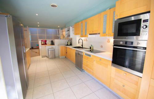 Charmante villa avec grande piscine au calme - Foto 27