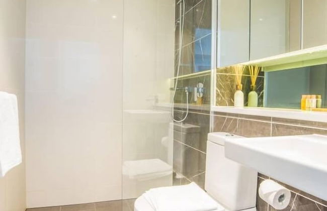 Minimalism Modern Apartment With Water View - Photo 15