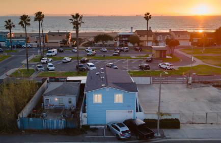 Steps to the Beach, Firepit & Patio Long-term Newport Beach Stay Coastal Cove - Foto 3