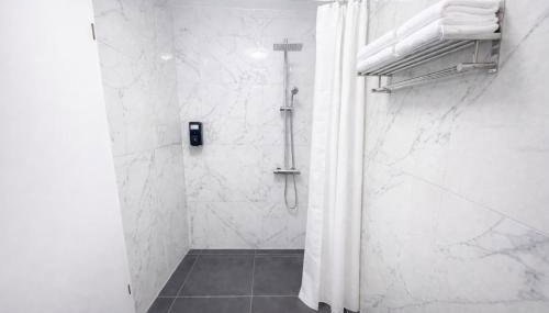 Baadenberger stay D - Photo 3, towels, Shower