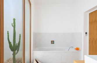 Beautiful villa and pool with sea view - Foto 39