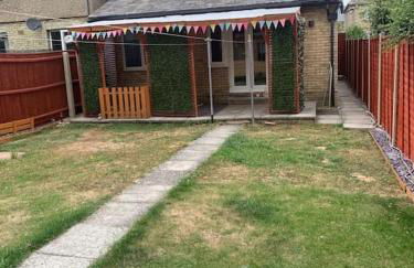 Huntingdon walk to town centre, cosy, Free parking - Foto 24