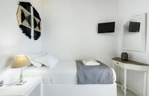 Blue Waves Suites & Apartments - To Kyma - Photo 67