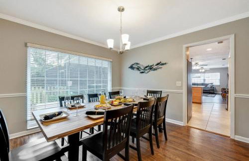 Exquisite Retreat with Heated Pool for 14 Guests, Pool Table Paradise! - Foto 25