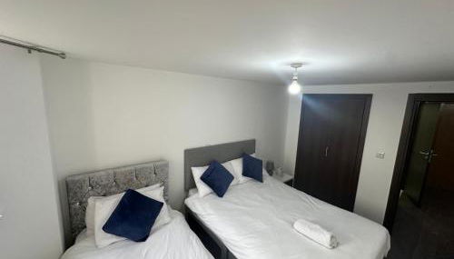 1BR Hideaway Near NEC & Resorts World - Ideal for Travelers - Foto 5, wardrobe