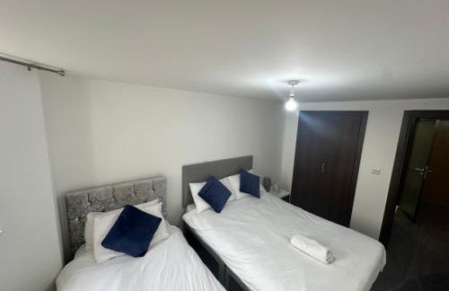 1BR Hideaway Near NEC & Resorts World - Ideal for Travelers - Foto 5