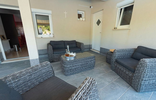 Villa in Ugljane With Private Pool - Foto 28