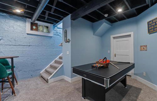 5bd Movie Theater - 7mins to UND - Backyard BBQ - Foto 9