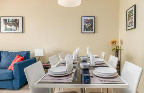 2044-Groundfloor with huge terrace and pools - Foto 7