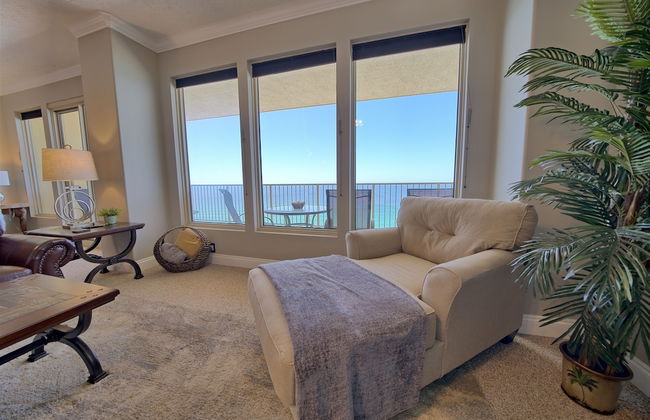 Stylish Oceanfront Condo with Beach and Picnic Area Access - Unit 1706 by RedAwning - Foto 5