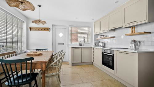 Little Sandy House, Rhosneigr - Foto 2, stove, dishwasher, pet friendly, toaster, minibar