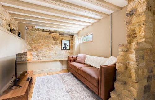 Wold House 18th century Cottage Barn - Pass the Keys - Photo 21