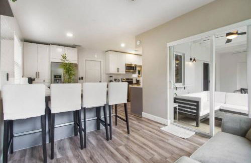 Peaceful retreat with a pool 15 min away beach - Foto 12