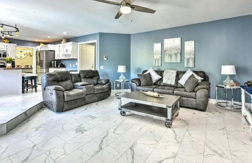 Pet-Friendly Maple Grove Gem with Private Yard! - Foto 12