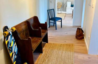 FeelsLikeHome - Urbane Altbauwohnung mit Dachterasse& Parkplatz - Foto 9