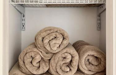 Creekside Base for Hiking and Biking, Near Downtown - Foto 12