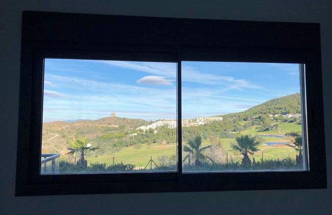 Apartment - Sleeps 4 - Parking - Garden - Pool - Foto 13