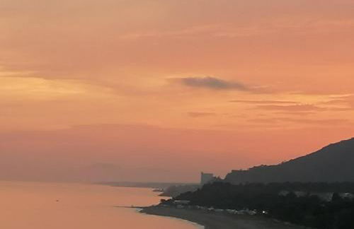 Apartamento con terraza, vistas playa y montaña - Foto 28