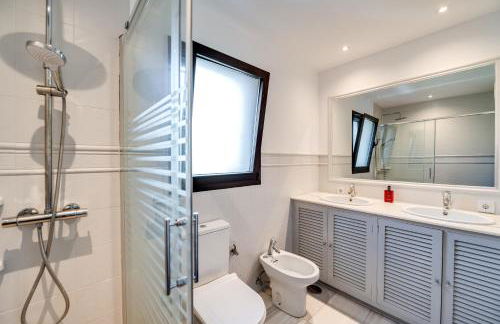 Villa in Marbella with golf views - Photo 13