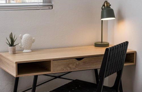 Wild West Disco Haus! Sleeps 12, Hot Tub + Gym! - Foto 27