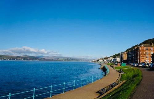 THE RESTING LION - Gourock Town Center Holiday Home Apartment - Foto 46