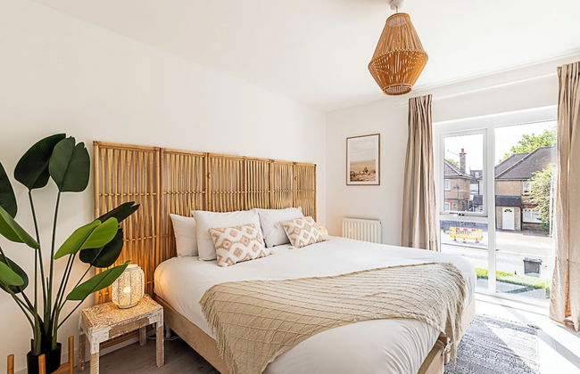 Semi-detached House With Modern Bespoke Interior - Foto 2