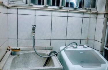 Quarto com ar condicionado em apt compartilhado e estacionamento grátis - Foto 19