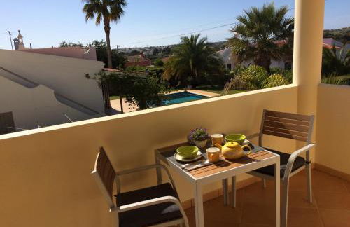 VILLA EBER - independent 1 & 2 bedroom apartments, pool, air con, fast Wi-Fi, near old town of Albufeira and beaches - Foto 26