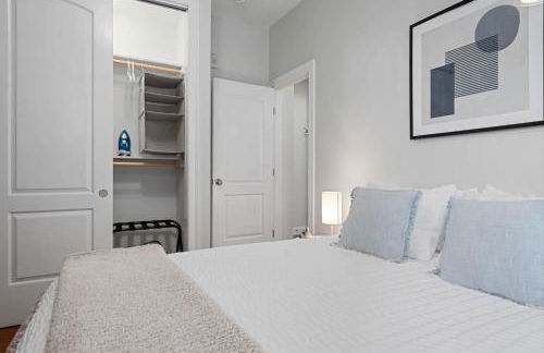 Jennifer's Stylish Apt Private Deck Backyard Oasis - Foto 19