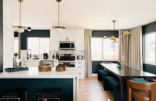 House of Noir Elan Stunning 6BR Designer Retreat - Photo 21