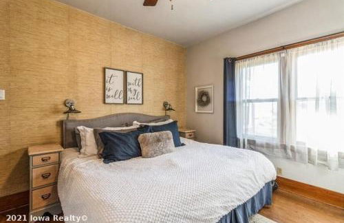 Bright 4BR Bungalow Sleep 12 near Des Moines & i80 - Foto 7