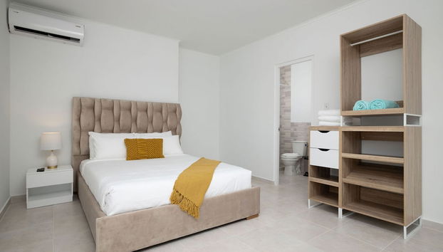 Newly Renovated 4BR 4BA Private Pool Eagle Beach - Foto 5, Habitación